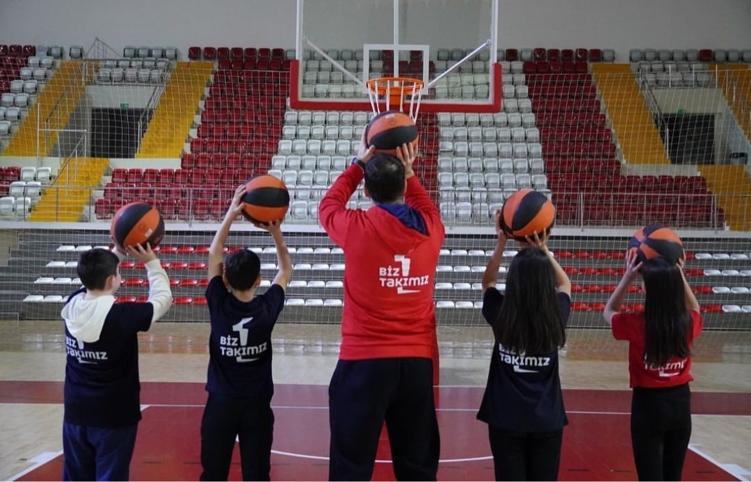 ‘Biz Bir Takımız’ projesi Denizli’de başlıyor