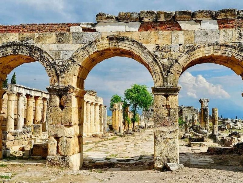 Hierapolis Antik Kenti Tarihi ve Gezilecek Yerler